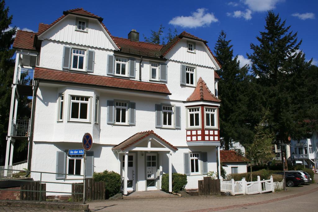 Gaestehaus Villa Lina Bad Herrenalb Exterior photo